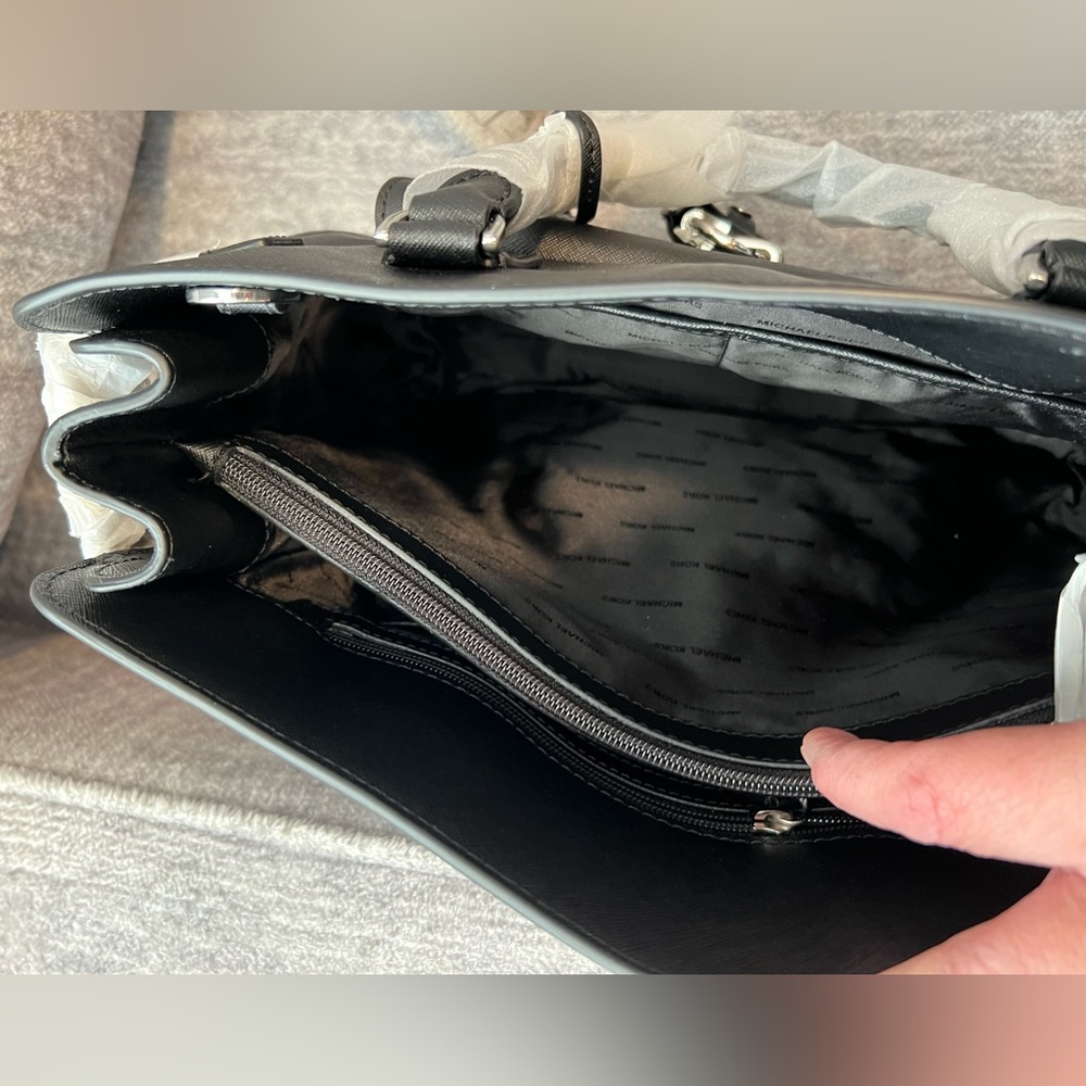 *NWT* Michael Kors Black Leather Emma Bag - Picture 8 of 16